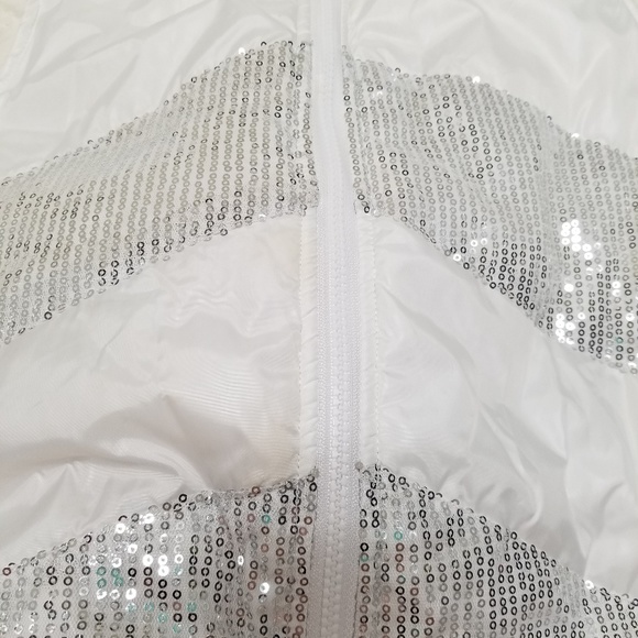 Vest. Size XL (14-16) - Picture 4 of 5